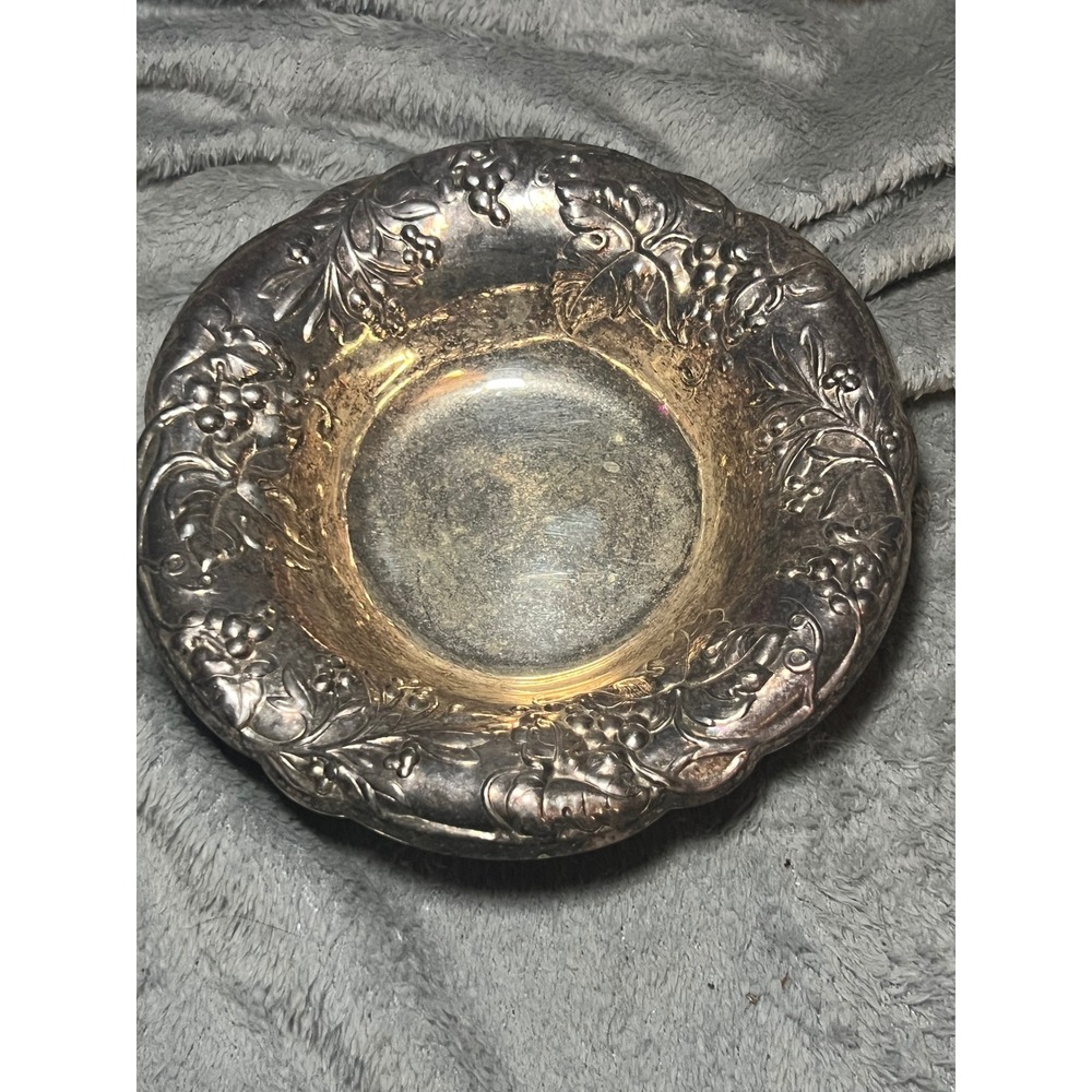 Pilgrim Silverplate Grape Pattern Embossed Scalloped Serving Bowl 7.5 Inch